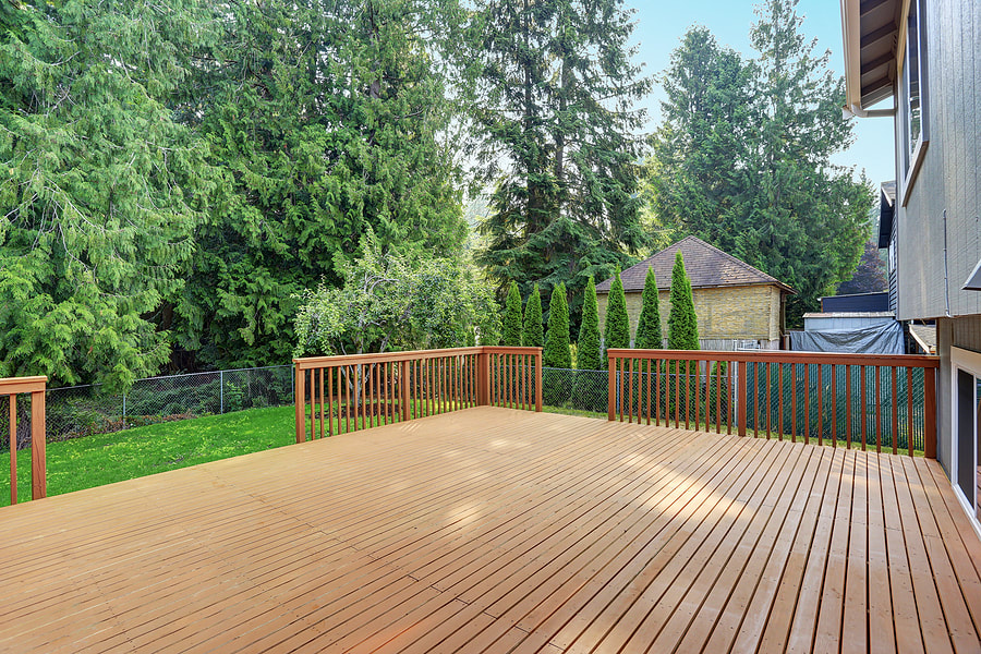clean outdoor deck with fences